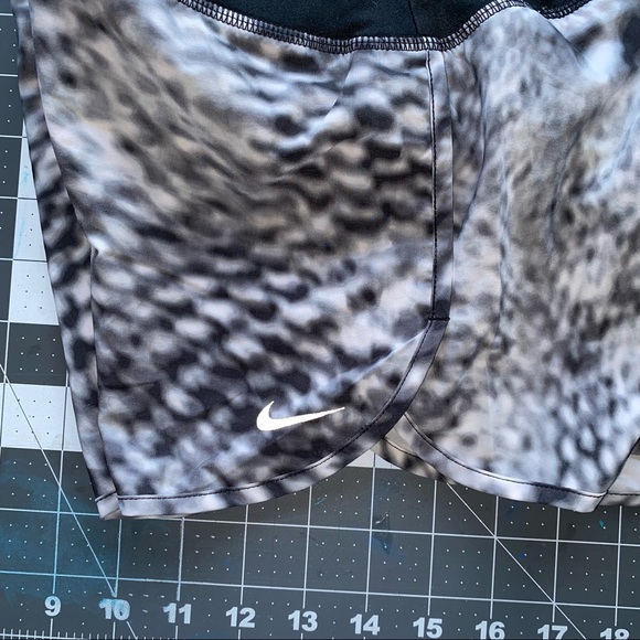 Nike Dri Fit Running Shorts size Small - Picture 5 of 8